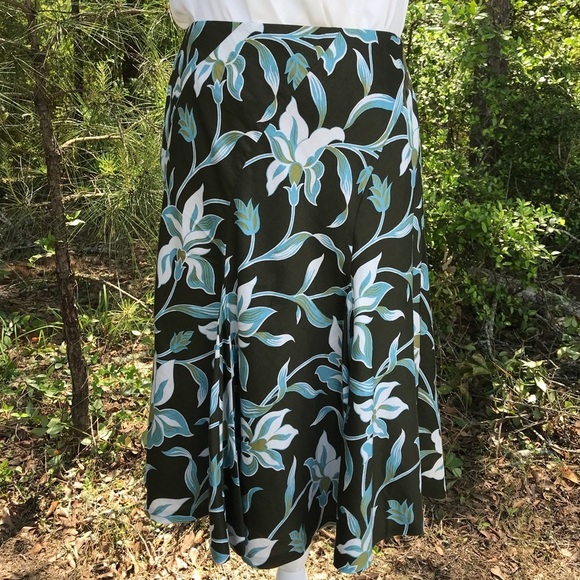 Ann Taylor Floral Skirt Size 6 - Picture 5 of 9